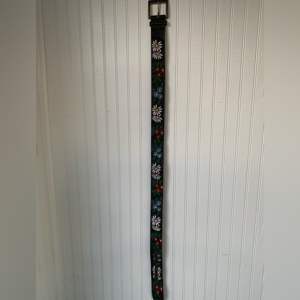Vintage Embroidered Flowers Belt (Size 11-13 Long) 41” Long - Picture 2 of 7